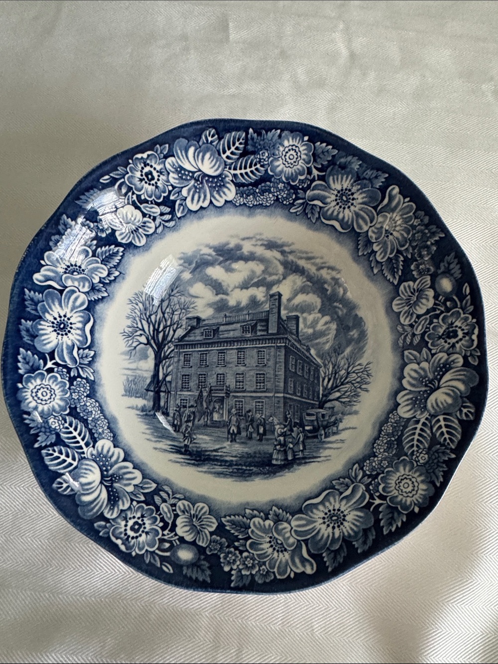1970 Liberty Blue Floral Vintage-Style Decorative bowl Plate